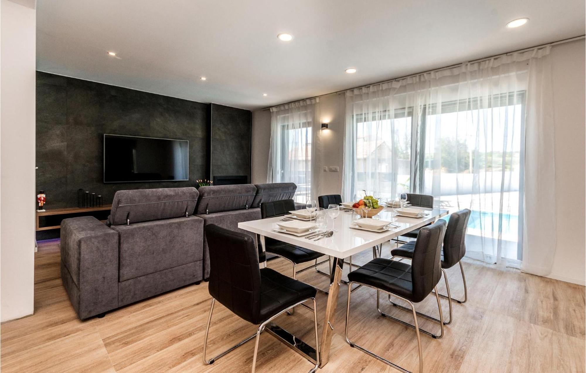3 Bedroom Beautiful Home In Rastane Donje Donje Rastane Exterior photo
